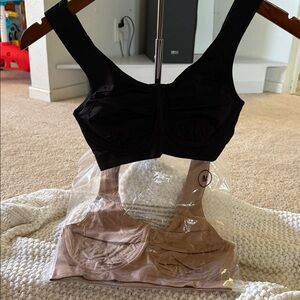 NWT Rhonda Shear M Ahhh Bra Black and Nude Seamless Scoop Sports Bras Pack of 2